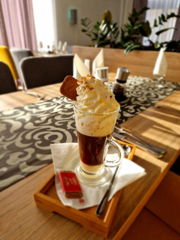 café